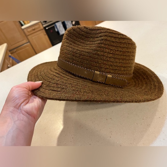 Wide brim hat - Picture 3 of 13